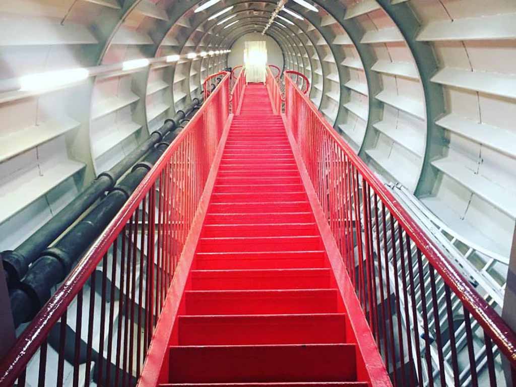 Neobična arhitektonska dostignuća: Unutrašnjost hodnika Atomiuma u Belgiji